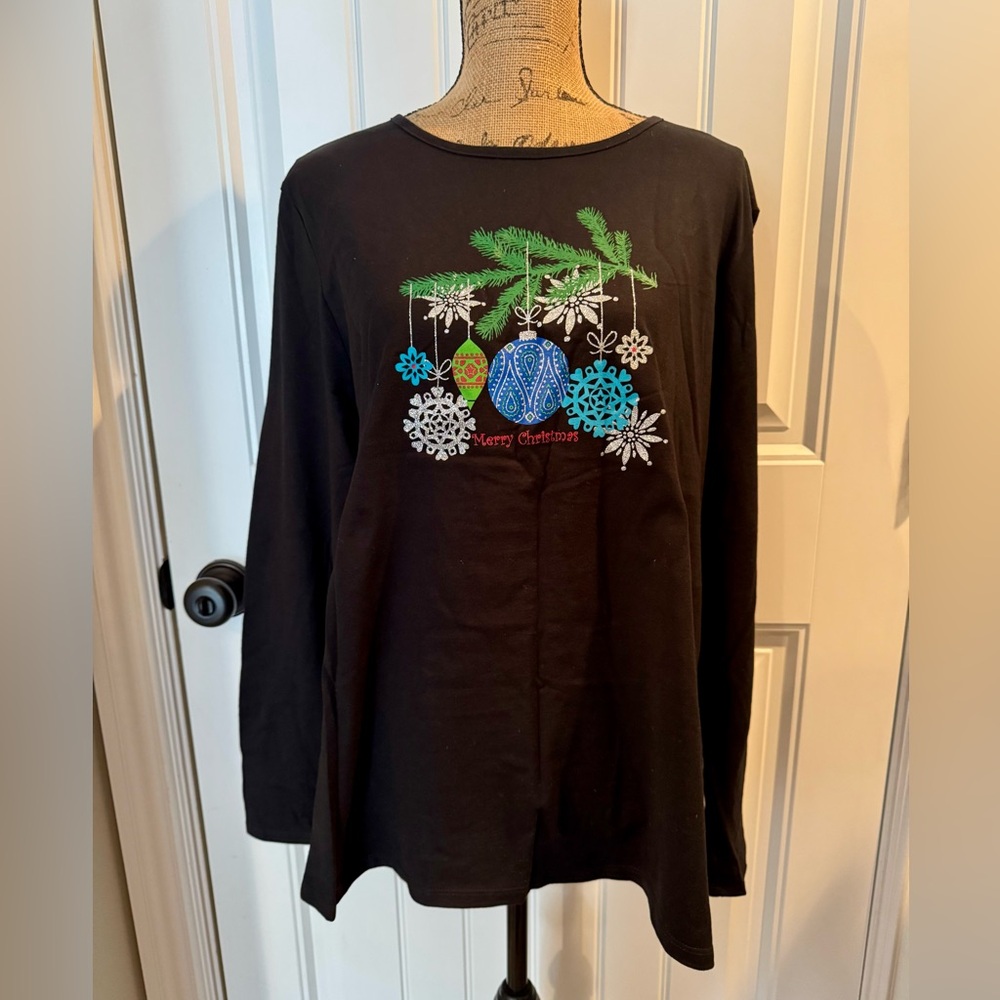 Christmas Long Sleeve Tee in Size XXL. Color Black. NWT